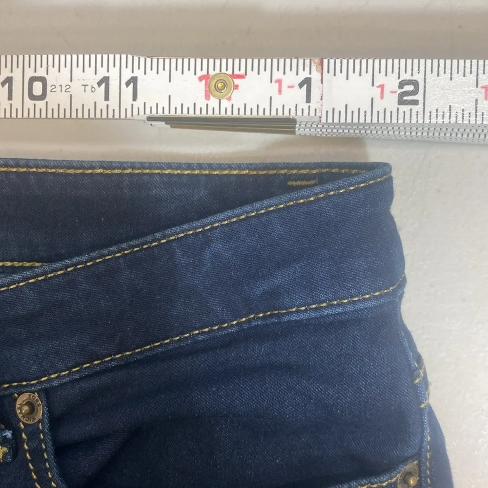 Micheal Kors Jean Shorts with Cuffed Hem and Contrast Stitching - Picture 7 of 7